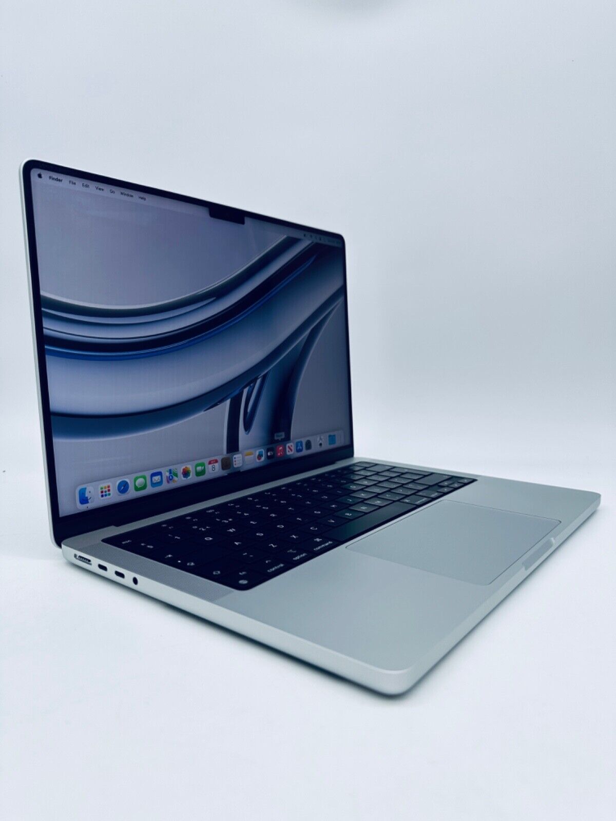 Apple MacBook Pro 14" 2023 M3 Pro 12-Core CPU 18-Core GPU 18GB 1TB SSD In Silver