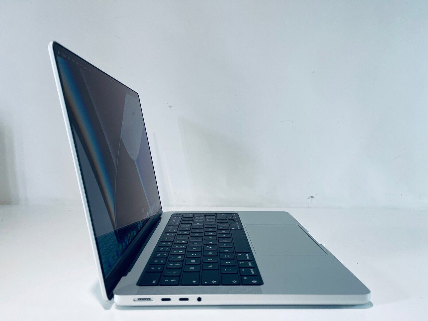 Apple MacBook Pro 14" 2021 M1 Pro 8-Core CPU 14-Core GPU 16GB 512GB